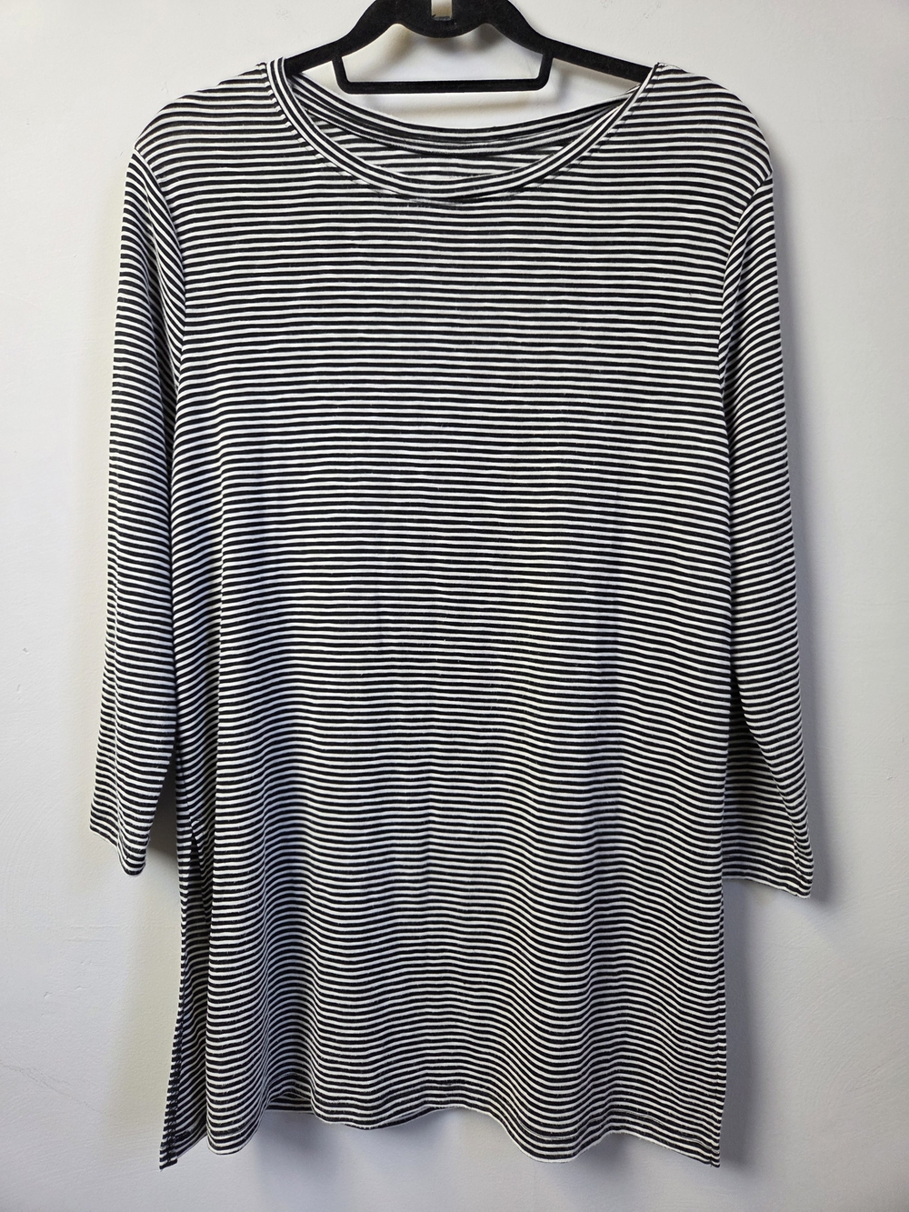 Old Navy Black and White Striped Long Sleeve Top